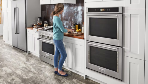 oven stinks when turned on oven stinks when turned on